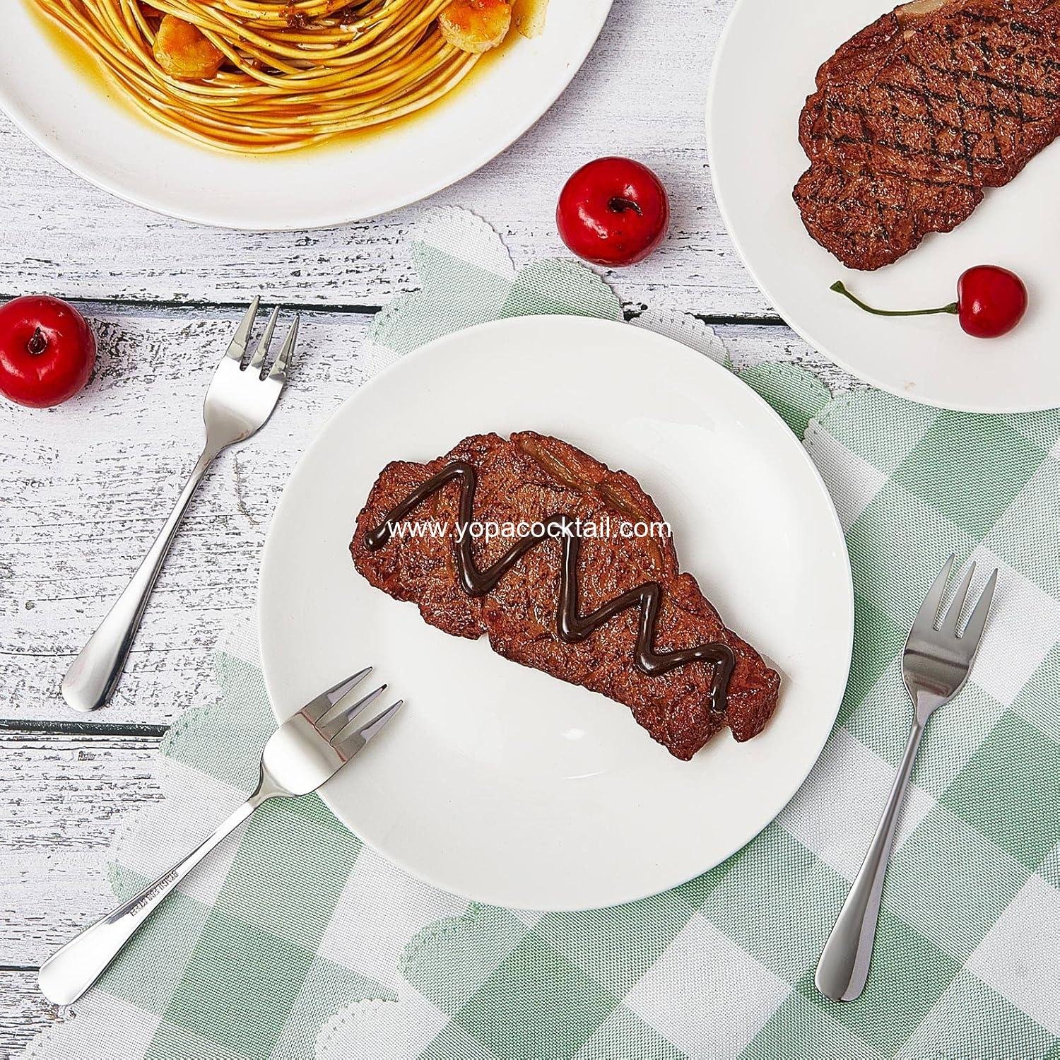 Wholesale 24 Pcs Oyster Forks Portable Stainless Steel 3 Prong Appetizer Seafood Forks 5.5 Inch for Tasting Crab Escargot Party Travel Cocktail Salad Dessert Tableware Supplier