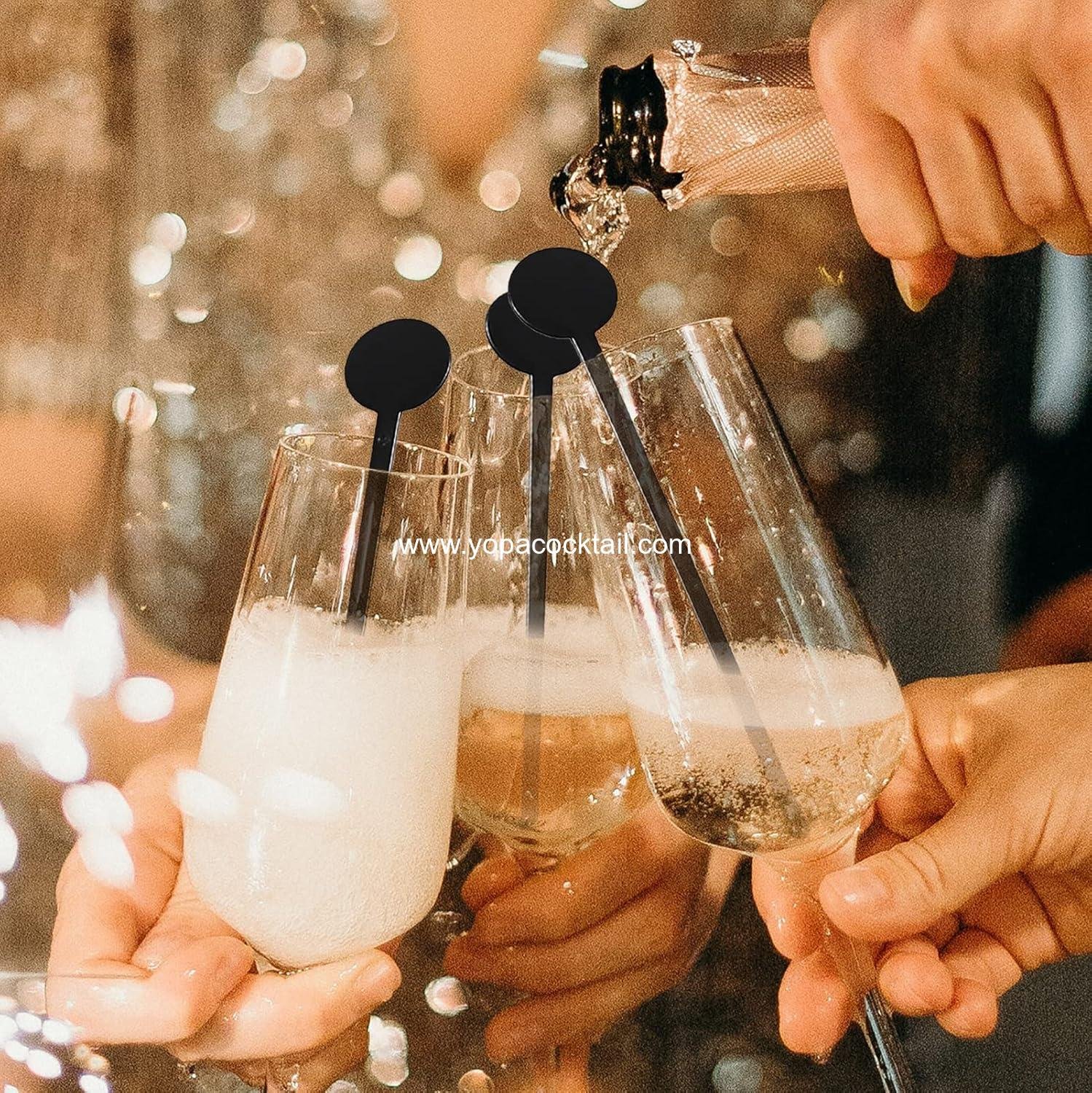 Wholesale 200Pcs 7 Inch Disposable Plastic Cocktail Swizzle Sticks with Disc Top Drink Stirrers for Coffee, Milk, Whiskey, and Beverages - Black Supplier