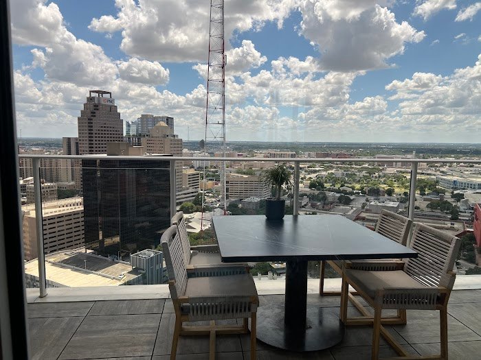 The Moon's Daughters Review: San Antonio’s Enchanting Cocktail Bar Worth the Hype