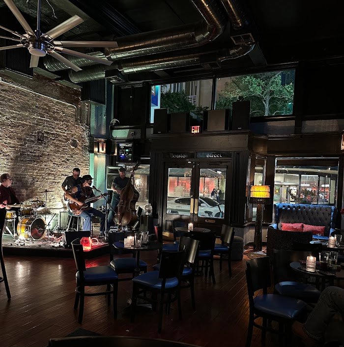 The Rose of San Antonio Review: A Cocktail Bar to Savor