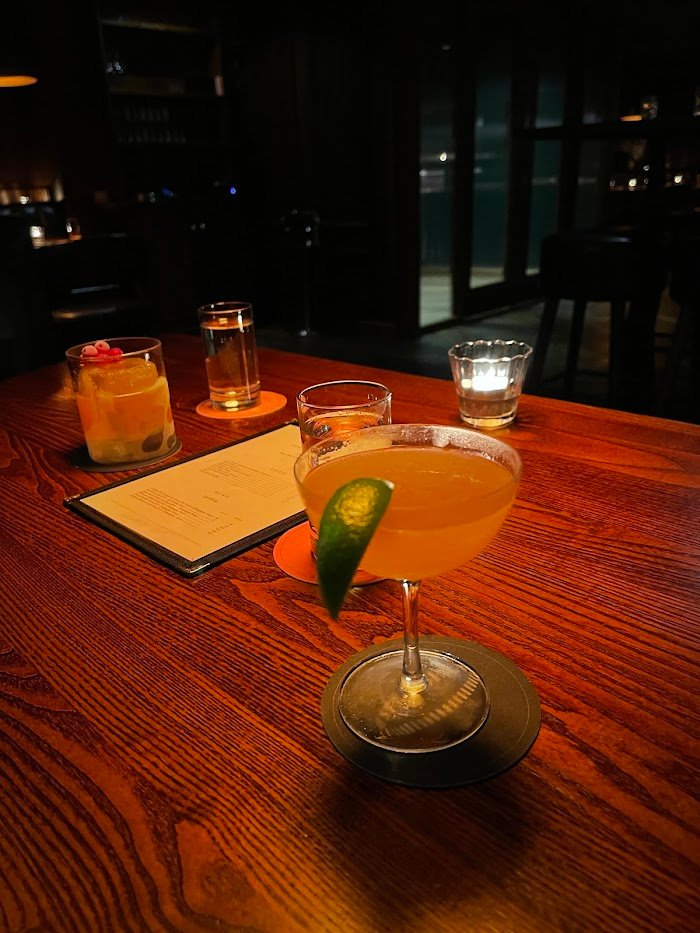 STERLING Chicago Cocktail Bar Review: Craft Cocktails & Vibes