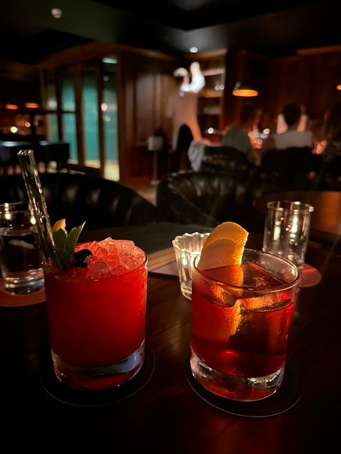 STERLING Chicago Cocktail Bar Review: Craft Cocktails & Vibes