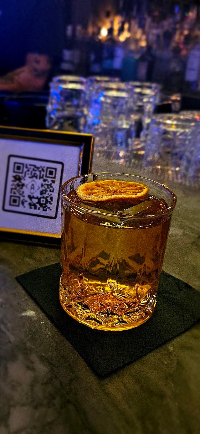 Arbella Chicago Cocktail Bar Review: Craft Cocktails & Cozy Vibes Arbella Chicago Cocktail Bar Review: Craft Cocktails & Cozy Vibes