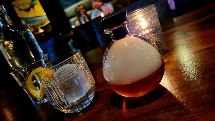 Arbella Chicago Cocktail Bar Review: Craft Cocktails & Cozy Vibes Arbella Chicago Cocktail Bar Review: Craft Cocktails & Cozy Vibes