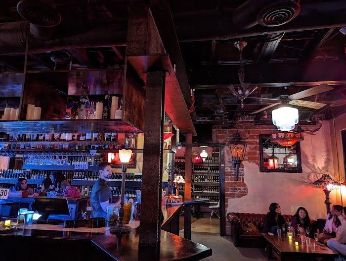 Boheme Houston Cocktail Bar Review: Intimate Cocktails & Timeless Vibes