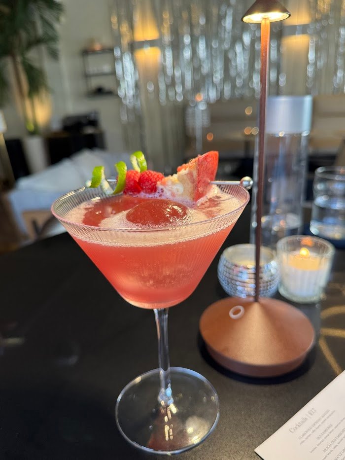 Clarkwood Review: Houston's Cozy Cocktail Bar Worth Visiting