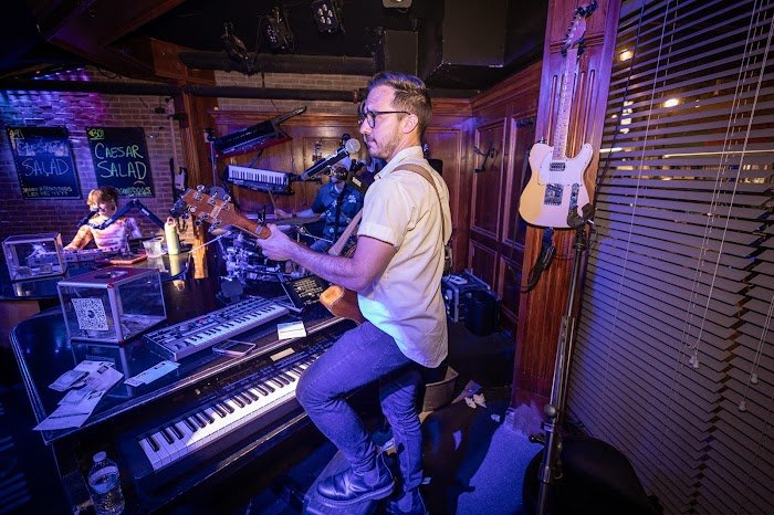 Howl at the Moon San Antonio Review: Live Piano, Signature Cocktails & Unforgettable Vibes