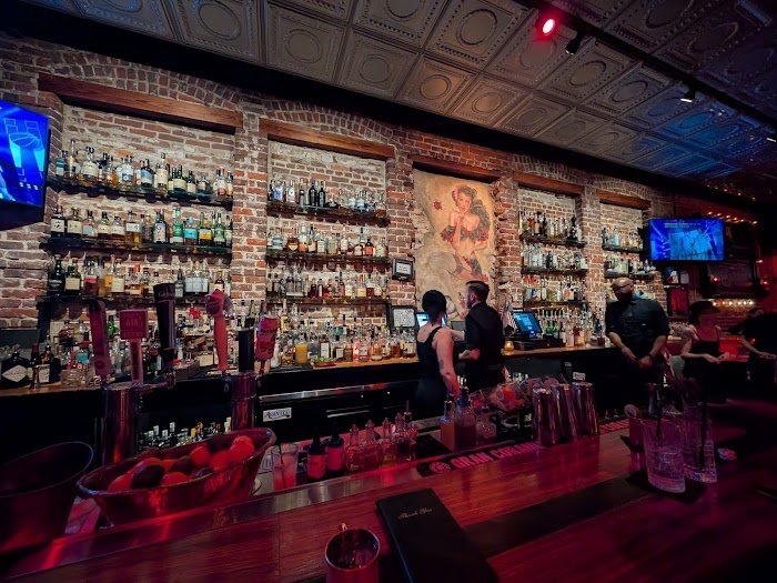 Dos Gatos Review: Jacksonville’s Hidden Cocktail Gem Dos Gatos Review: Jacksonville’s Hidden Cocktail Gem