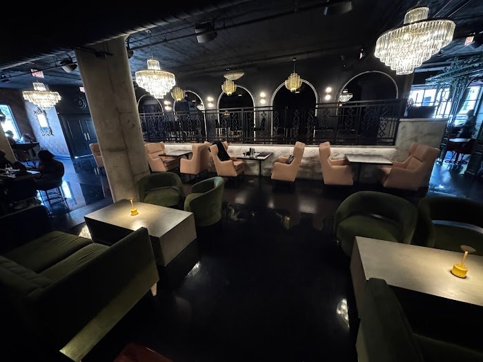 Dearly Beloved Chicago Cocktail Bar Review: A Spirited Night of Classic Cocktails & Cozy Vibes