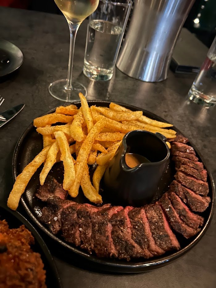 Dearly Beloved Chicago Cocktail Bar Review: A Spirited Night of Classic Cocktails & Cozy Vibes