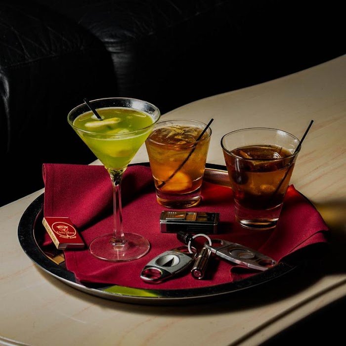Nicky Blaine's Cocktail Lounge Review — Indianapolis' Best Cozy Cocktail Bar