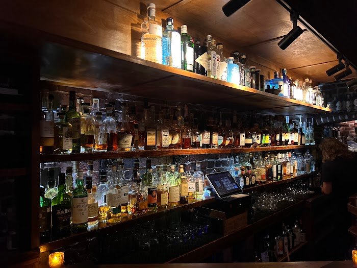 Bathtub Gin & Co. Review: Seattle's Hidden Cocktail Gem