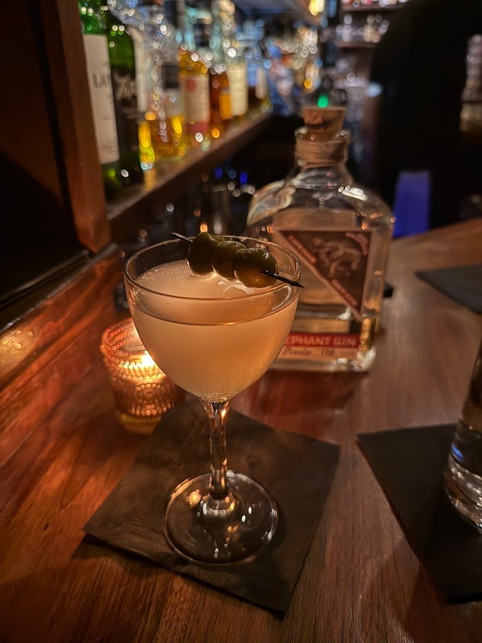 Bathtub Gin & Co. Review: Seattle's Hidden Cocktail Gem