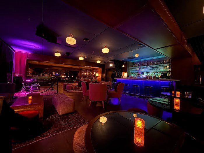 Lazy Bird Chicago Review: Intimate Cocktails & Cozy Vibes Lazy Bird Chicago Review: Intimate Cocktails & Cozy Vibes