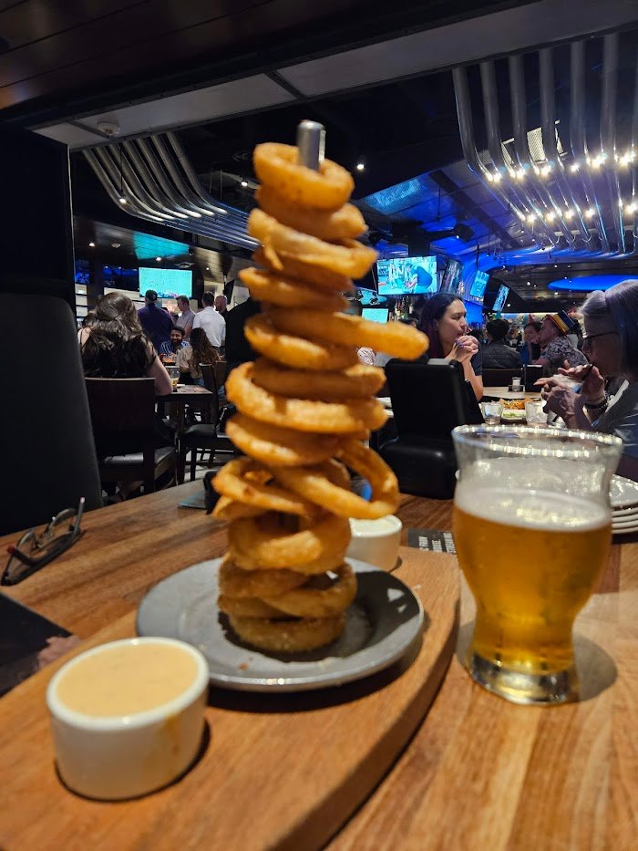 Yard House San Jose Review: Cocktail Bar Vibes, Menu & Tips Yard House San Jose Review: Cocktail Bar Vibes, Menu & Tips