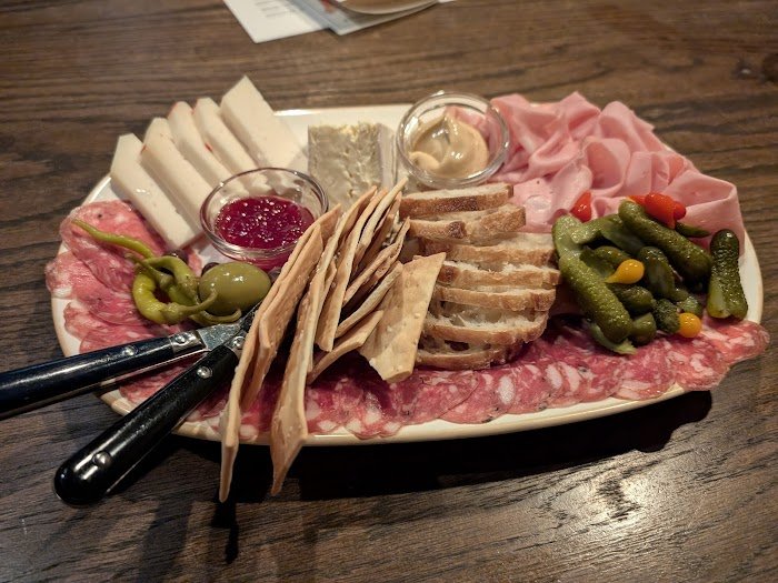 Small Victory Review: Austin's Cozy Cocktail Bar Gem