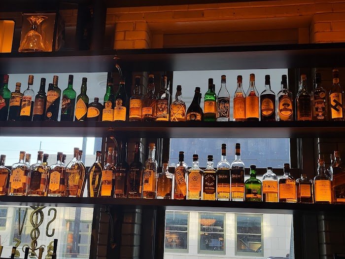 Sundry and Vice Review: Indianapolis' Cozy Cocktail Gem Sundry and Vice Review: Indianapolis' Cozy Cocktail Gem