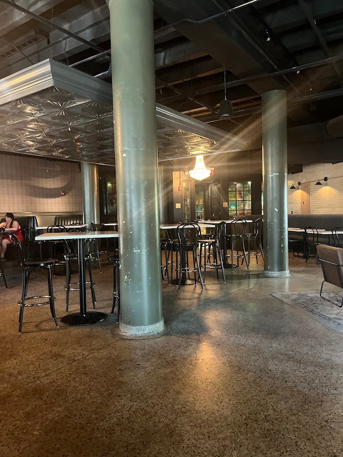 Sundry and Vice Review: Indianapolis' Cozy Cocktail Gem Sundry and Vice Review: Indianapolis' Cozy Cocktail Gem