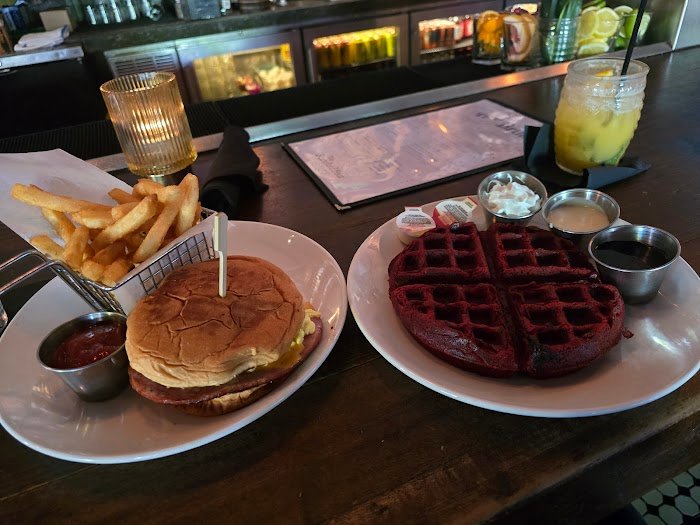 The Standard Pour Review: Dallas Cocktail Bar That Delivers
