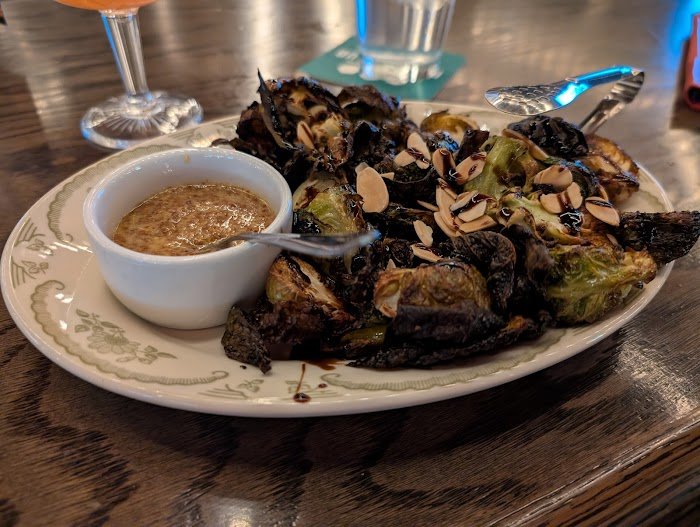 Flight Club Philadelphia Review: Why This Cocktail Bar Delivers Flight Club Philadelphia Review: Why This Cocktail Bar Delivers