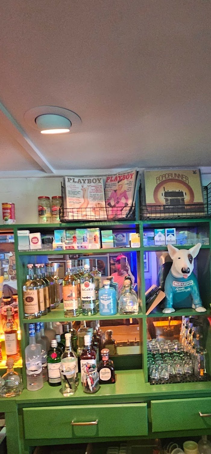 5 Points Liquor Lounge Review: Jacksonville’s Hidden Cocktail-Bar Gem 5 Points Liquor Lounge Review: Jacksonville’s Hidden Cocktail-Bar Gem