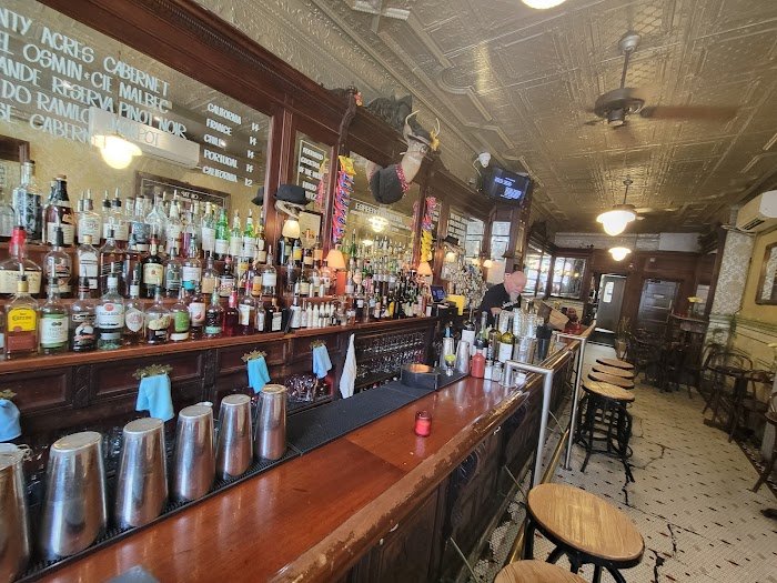 Sassafras Philadelphia Cocktail Bar Review — Cozy, Creative Cocktails