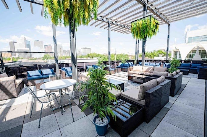 Reset Houston Cocktail Bar Review: Spirited Cocktails & Cozy Vibes