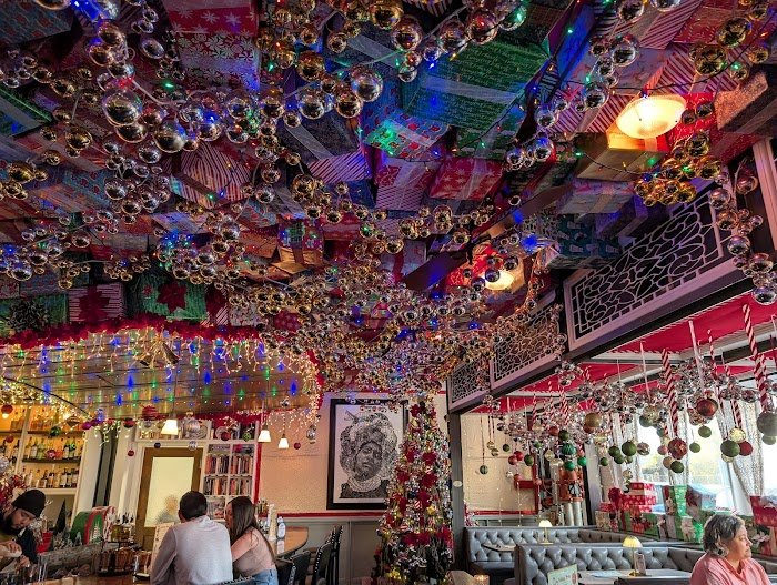 Julep Houston Cocktail Bar Review: Bold Cocktails & Cozy Vibe