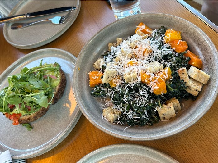 Cindy's Rooftop Review: Chicago's Sky-High Cocktail Oasis