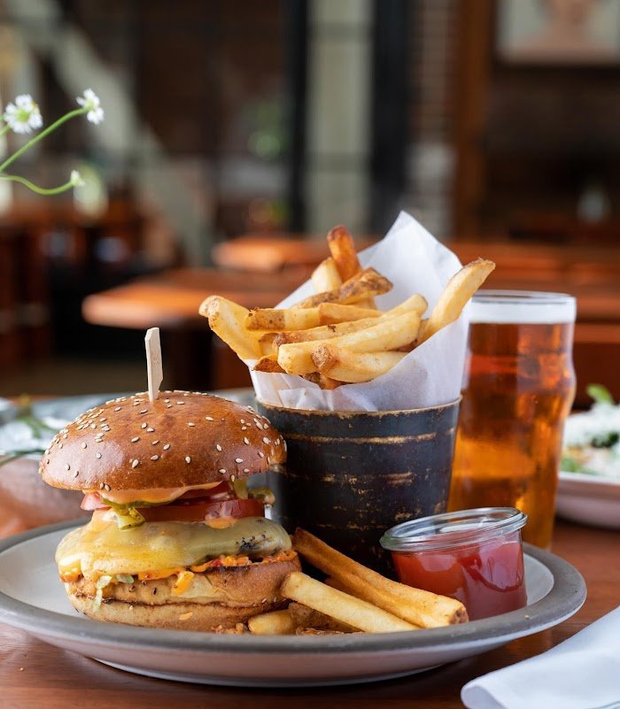 Cindy's Rooftop Review: Chicago's Sky-High Cocktail Oasis