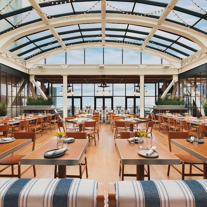 Cindy's Rooftop Review: Chicago's Sky-High Cocktail Oasis