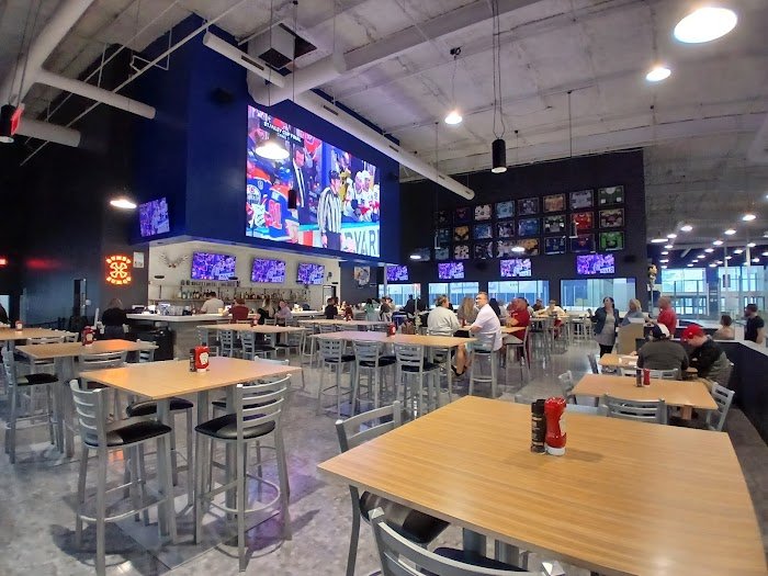 Front Runners Taphouse Review: A Jacksonville Cocktail Bar Worth Visiting