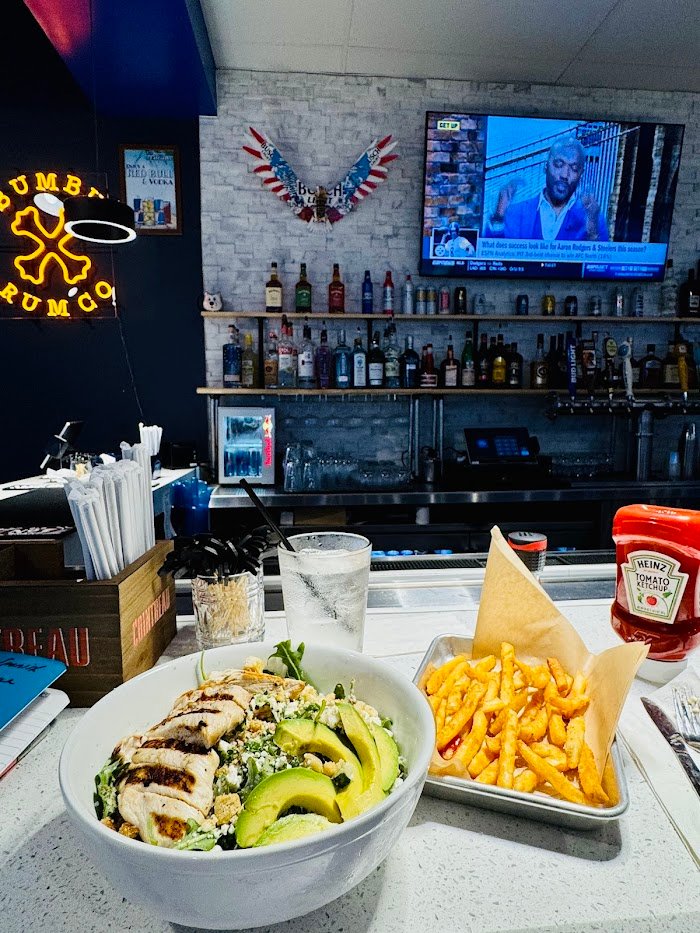 Front Runners Taphouse Review: A Jacksonville Cocktail Bar Worth Visiting