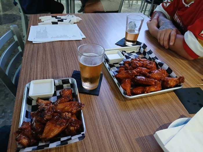 Front Runners Taphouse Review: A Jacksonville Cocktail Bar Worth Visiting