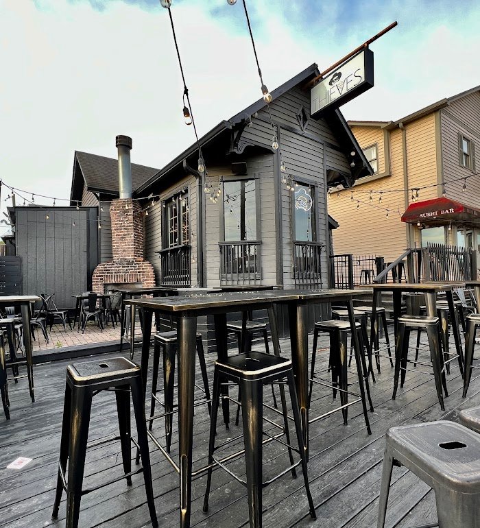 Thieves Review: Indianapolis Cocktail Bar Worth Visiting