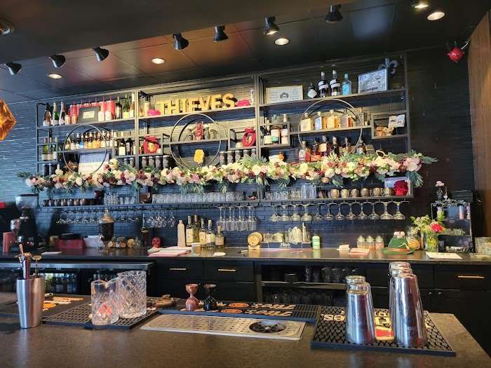Thieves Review: Indianapolis Cocktail Bar Worth Visiting