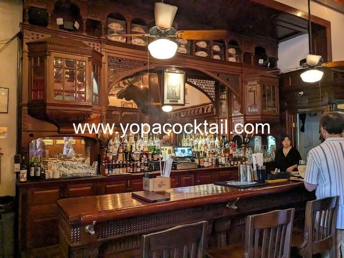 Menger Bar Review: San Antonio’s Historic Cocktail Bar