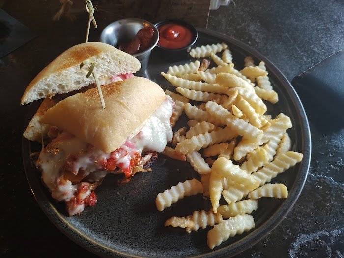 Armoury D.E. Review: Dallas' Hidden Cocktail Gem Armoury D.E. Review: Dallas' Hidden Cocktail Gem