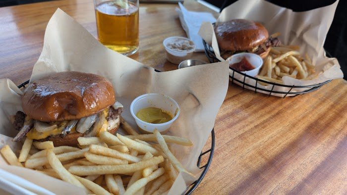 Jethro's Cocktail Lounge Review: Houston's Hidden Mixology Gem