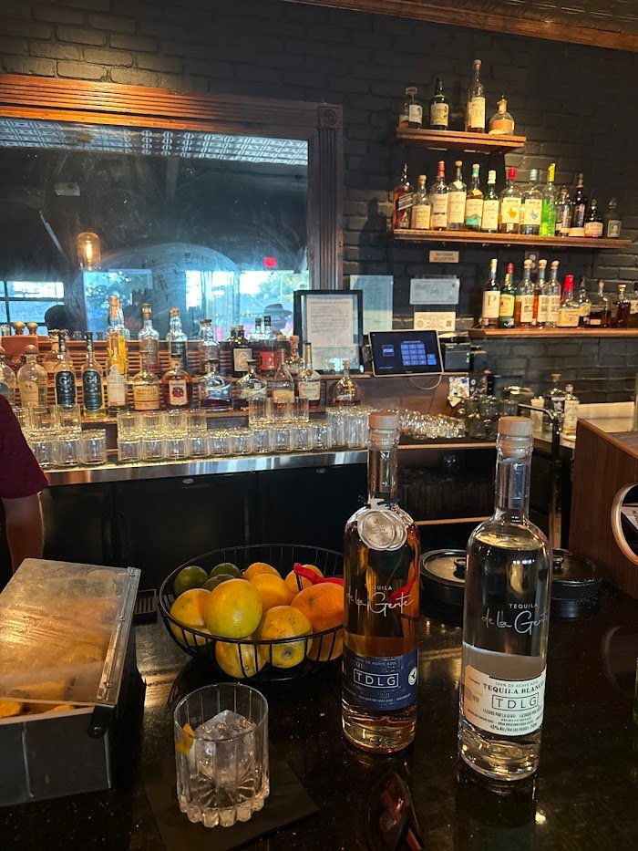 Jethro's Cocktail Lounge Review: Houston's Hidden Mixology Gem