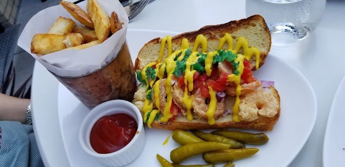 LH Rooftop Review: Chicago Cocktail Bar with Skyline Views LH Rooftop Review: Chicago Cocktail Bar with Skyline Views