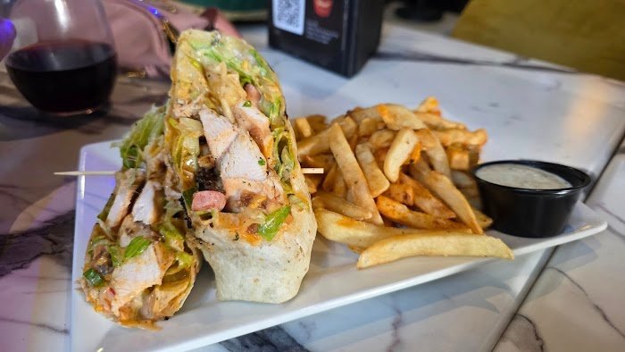 Pour Taproom – Jacksonville Review: A Cocktail Lover’s Guide to Signature Drinks, Ambience & Service