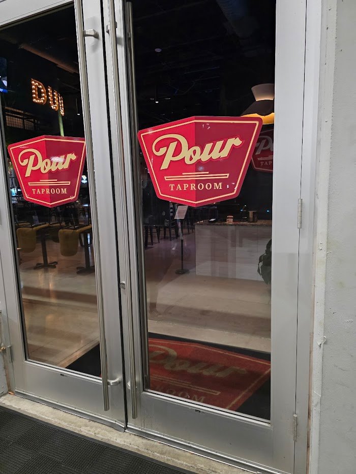 Pour Taproom – Jacksonville Review: A Cocktail Lover’s Guide to Signature Drinks, Ambience & Service