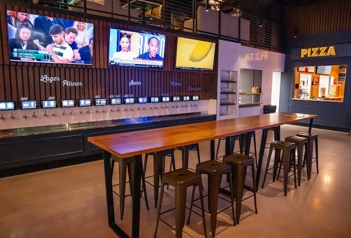 Pour Taproom – Jacksonville Review: A Cocktail Lover’s Guide to Signature Drinks, Ambience & Service