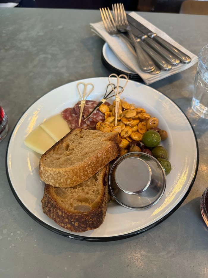 Superfolie Review: Philadelphia's Intimate Cocktail Gem Superfolie Review: Philadelphia's Intimate Cocktail Gem