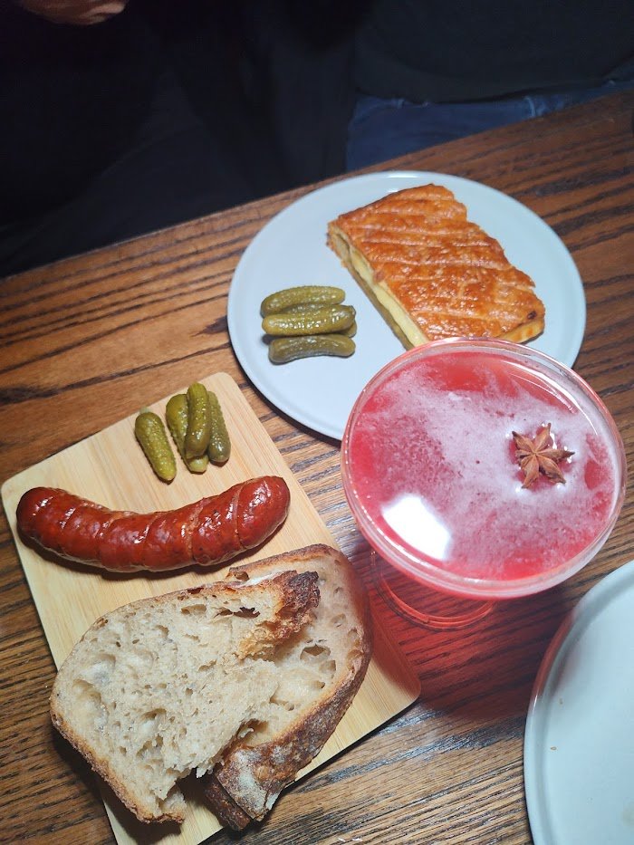 Superfolie Review: Philadelphia's Intimate Cocktail Gem Superfolie Review: Philadelphia's Intimate Cocktail Gem