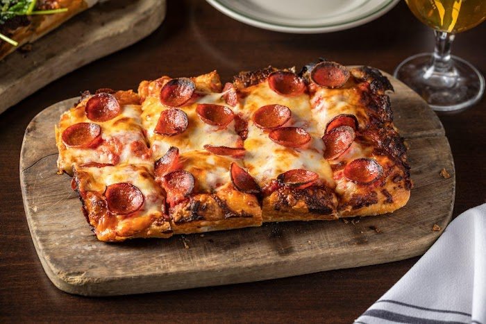 LUXBAR Chicago Review: A Luxe Cocktail Experience