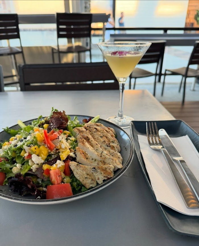 Tommy Bahama Marlin Bar Review — Jacksonville Waterfront Cocktail Bar