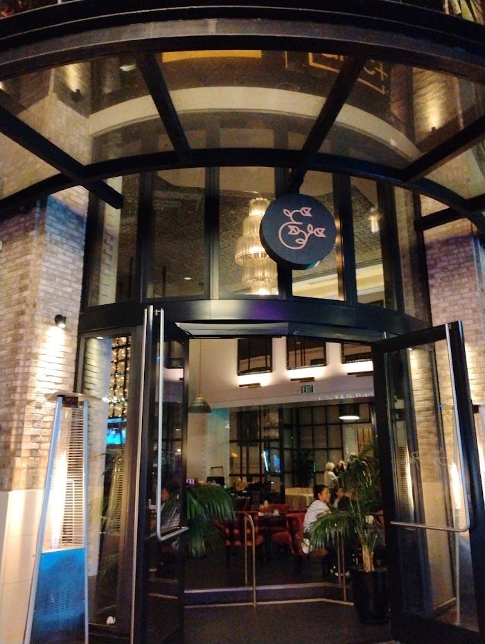 Fifth & Rose Review — San Diego's Cozy Cocktail Bar Gem