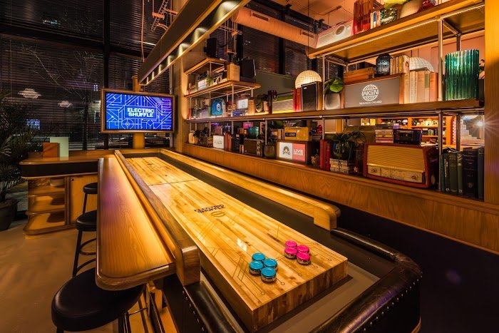 Electric Shuffle Chicago Review: Cocktails, Games & Vibes